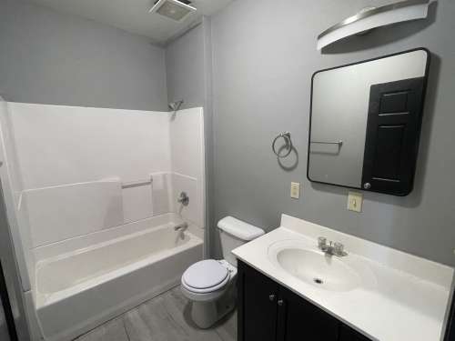 S Bed 819 / 819A John Ave 27