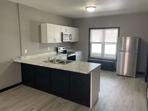 S Bed 819 / 819A John Ave 31