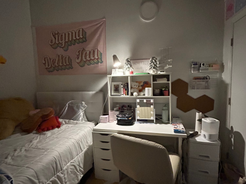 S Bed 60 Henry St. Downtown 7