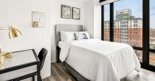 S Bed Monarch Heights Apartments 42
