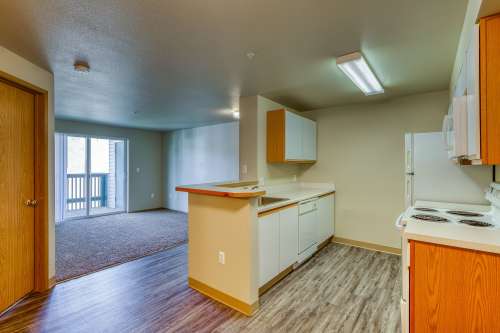 S Bed Pine Ridge Apartments 10