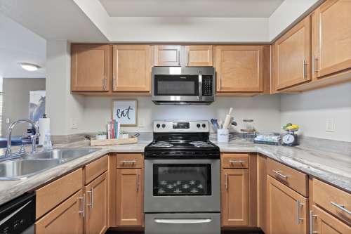 S Bed Tuscany Ranch Apartments 35