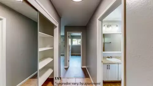 S Bed University Square Apartments 16