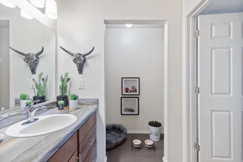 S Bed Tuscany Ranch Apartments 53