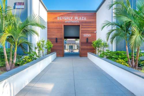 S Bed Beverly Plaza Apartments 93
