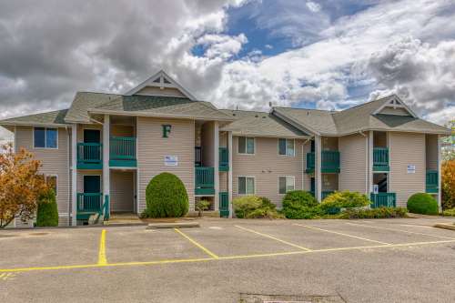 S Bed Pine Ridge Apartments 4