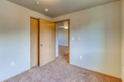 S Bed Pine Ridge Apartments 14
