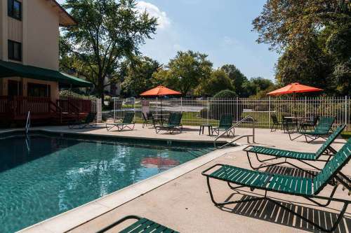 metropolitan-east-goshen-swimming-pool3