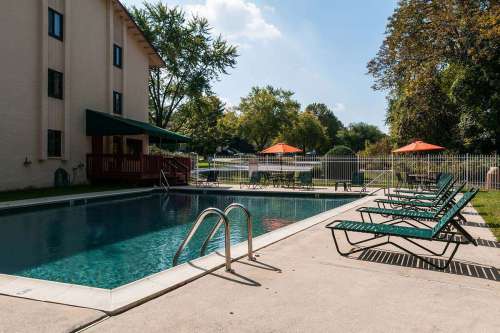 metropolitan-east-goshen-swimming-pool2