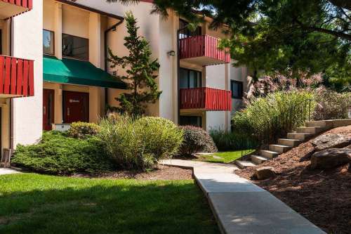 metropolitan-east-goshen-exterior4