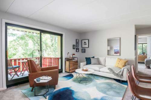 metropolitan-east-goshen-living-room1