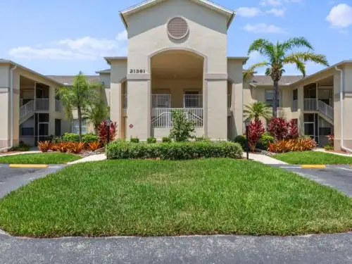 2025-04/FGCU-Apartment-Building-15765539.webp