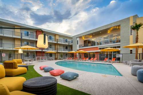 S Bed Cabana Southern Apartments 102