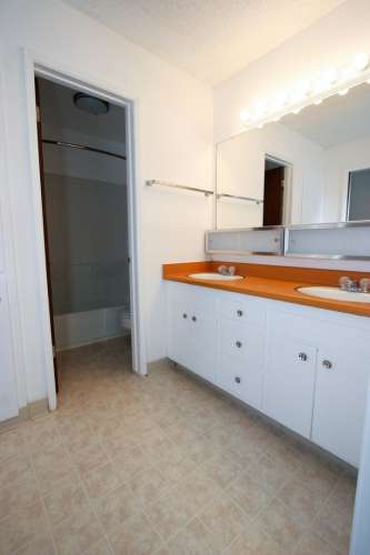S Bed Viking Apartments LLC 4
