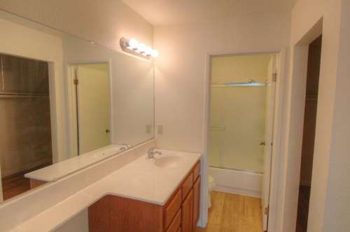 S Bed Stonegate Village Apartments 156