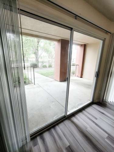 S Bed Lakeshore Apartments 124