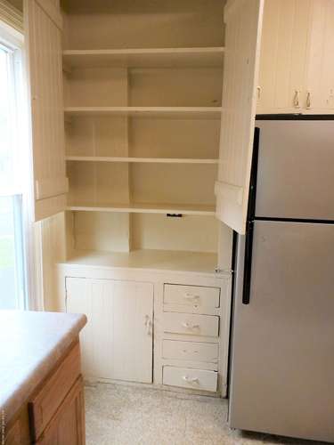 S Bed First Floor Close To Shops and Restaurants Available 6/1/25 7