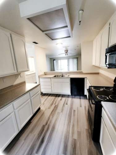 S Bed Lakeshore Apartments 3