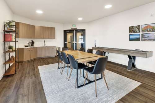 S Bed Luxurious Studios with Rooftop Deck and Secured Entry! 9