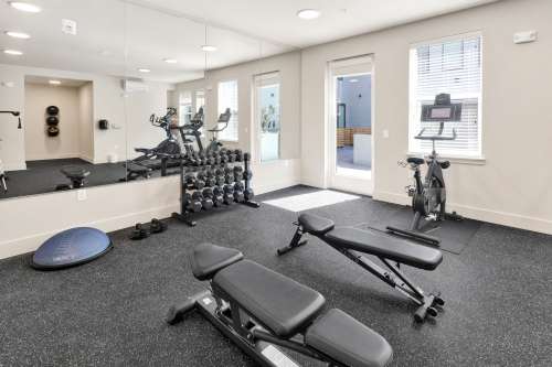 S Bed Luxurious Studios with Rooftop Deck and Secured Entry! 3