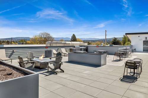 S Bed Luxurious Studios with Rooftop Deck and Secured Entry! 14