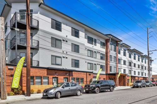 S Bed Luxurious Studios with Rooftop Deck and Secured Entry! 15