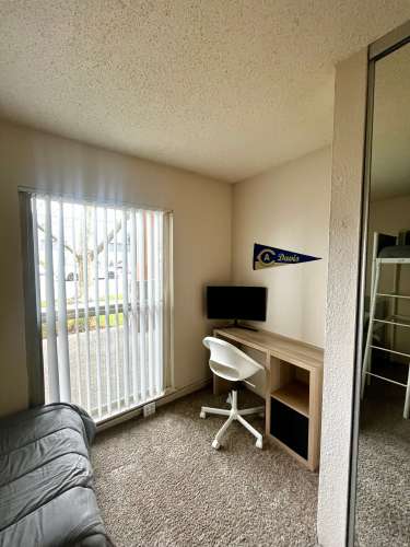 S Bed University Court 27