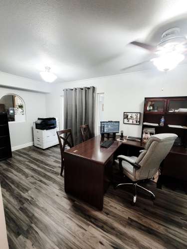 S Bed Lakeshore Apartments 166