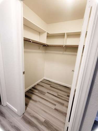 S Bed Lakeshore Apartments 9