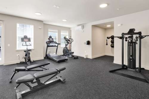 S Bed Luxurious Studios with Rooftop Deck and Secured Entry! 12