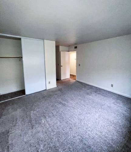 S Bed Stonegate Village Apartments 75