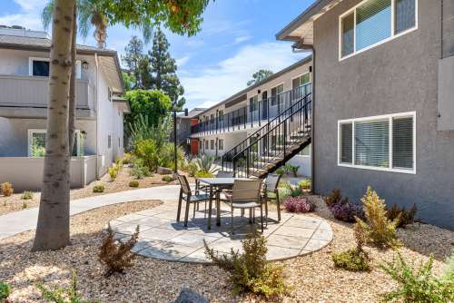 S Bed Uptown Fullerton 27