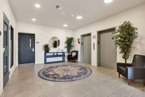 S Bed Luxurious Studios with Rooftop Deck and Secured Entry! 5