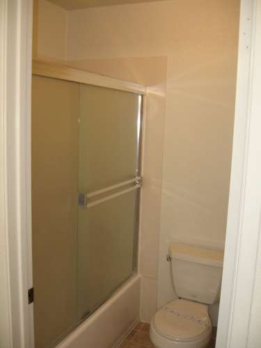 S Bed Stonegate Village Apartments 106