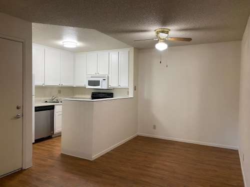 S Bed Eastlake Apartments 60