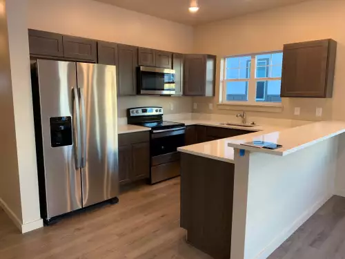 2025-05/MONTANA-STATE-UNIVERSITY-Apartment-Building-16544014.webp