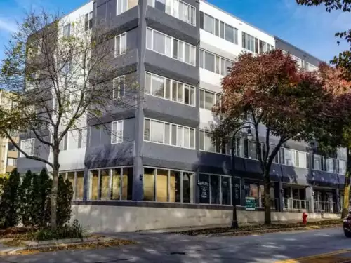 2025-05/UNIVERSITY-OF-WISCONSIN-COLLEGES-Apartment-Building-16516247.webp
