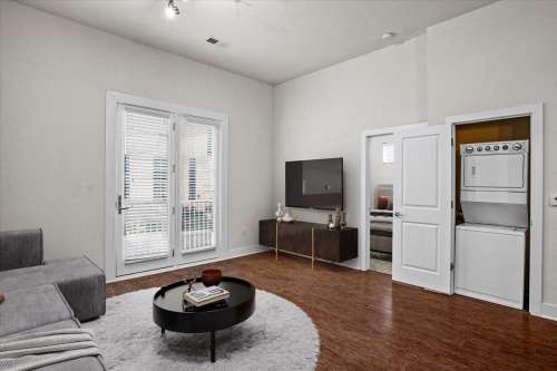S Bed West 39th Street 14