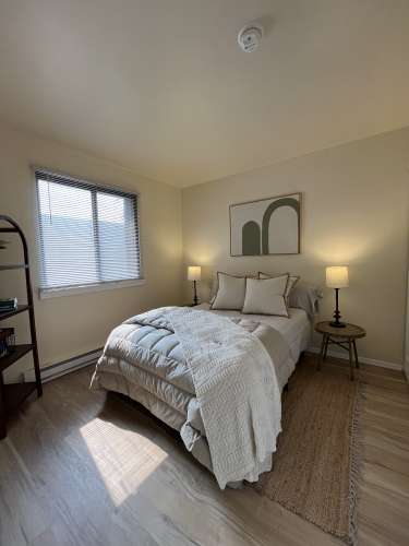 S Bed Courtside Apartments 2