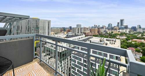 21 Rio | Austin TX Apartments For Rent