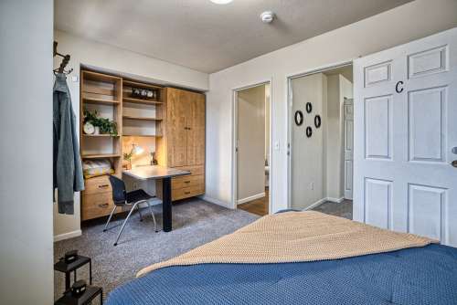 S Bed 48 West Apartments 32