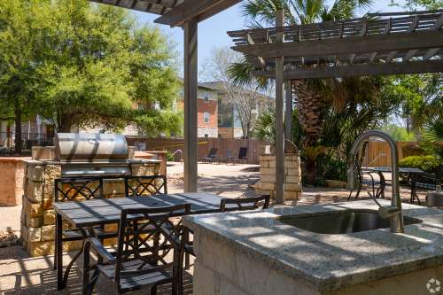S Bed Villagio Apartments 5