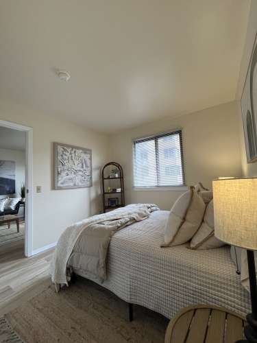 S Bed Courtside Apartments 17