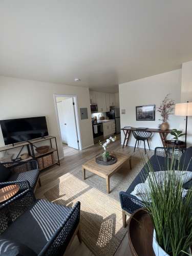 S Bed Courtside Apartments 1