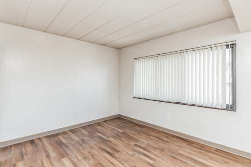 S Bed Highland Plaza Apartments 8