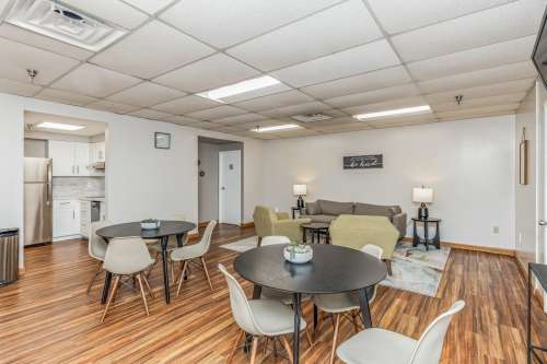 S Bed Highland Plaza Apartments 9