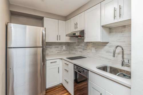 2025-07/2048x1365-301_S_Highland_Ave__Pittsburgh__PA_15206__USA-FriMay0320241714725659002(2)SYh4a1753930922.JPG