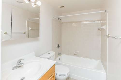 S Bed Highland Plaza Apartments 6