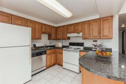 2025-07/2048x1365-3812_Bates_Street__Pittsburgh__PA15213-FriMay0320241714725656508d0sZh1753930951.jpg