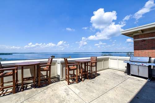 S Bed Waterfront 24